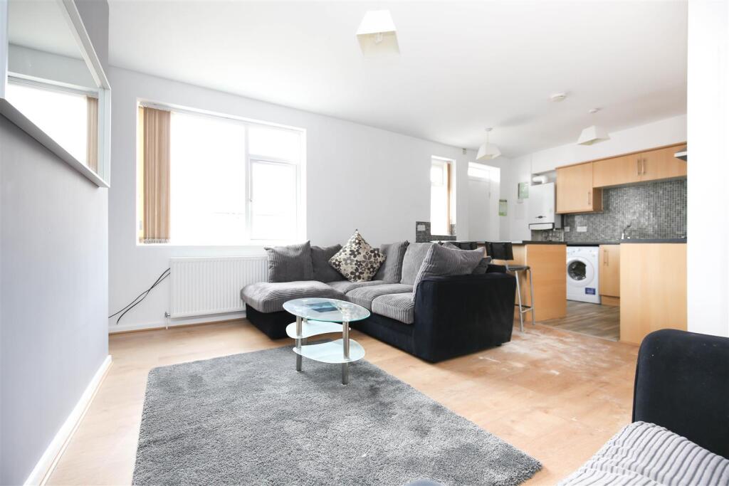 4 bed Annexe for rent in Newcastle upon Tyne. From Hive Estates - Newcastle upon Tyne 4 bed Annexe for rent in Newcastle upon Tyne. From Hive Estates - Newcastle upon Tyne