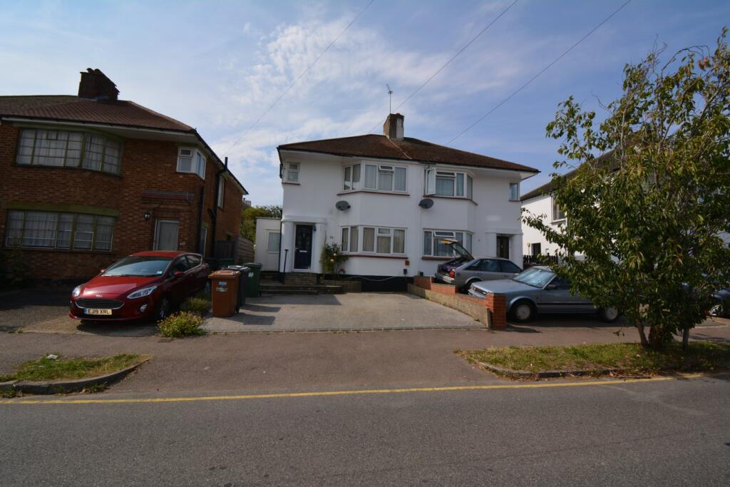 1 bed Semi Detached for rent in Potters Bar. From Home Counties - Potters Bar