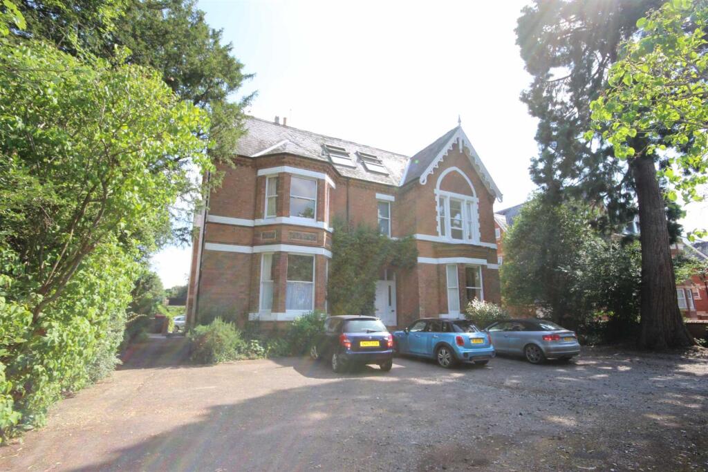 2 bed Apartment for rent in Royal Leamington Spa. From ehB Residential - Warwick 2 bed Apartment for rent in Royal Leamington Spa. From ehB Residential - Warwick