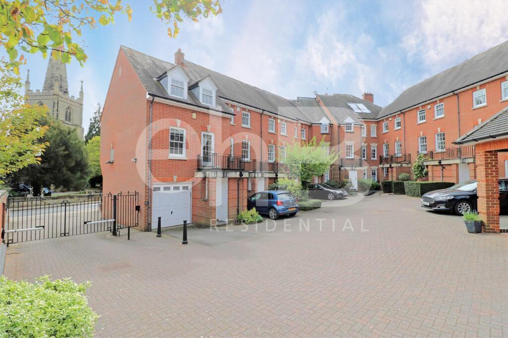 3 bed Penthouse for rent in Warwick. From ehB Residential - Warwick