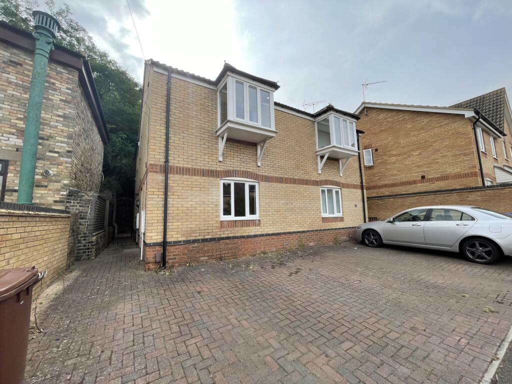 3 bed Semi Detached for rent in Newmarket. From Elvin Estates - Mildenhall