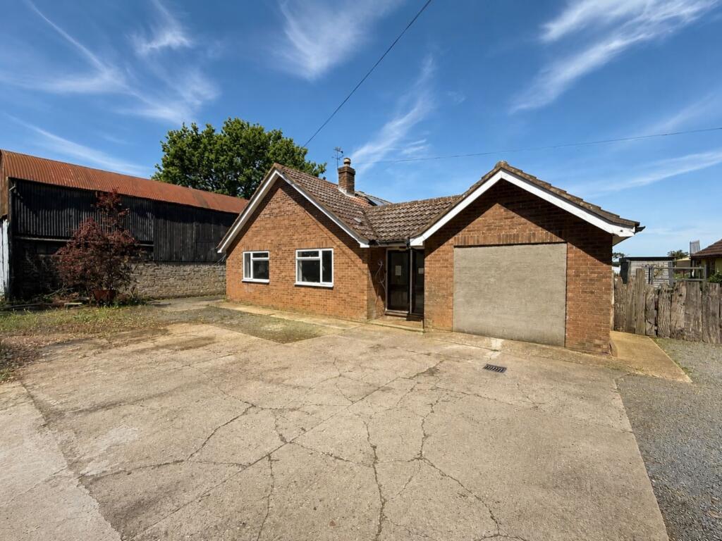 3 bed Detached bungalow for rent in Bardwell. From Elvin Estates - Mildenhall 3 bed Detached bungalow for rent in Bardwell. From Elvin Estates - Mildenhall
