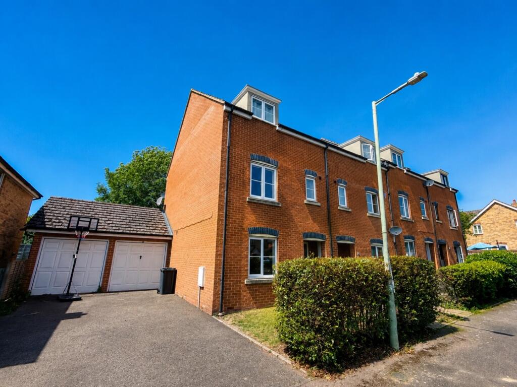 4 bed Semi Detached for rent in Mildenhall. From Elvin Estates - Mildenhall