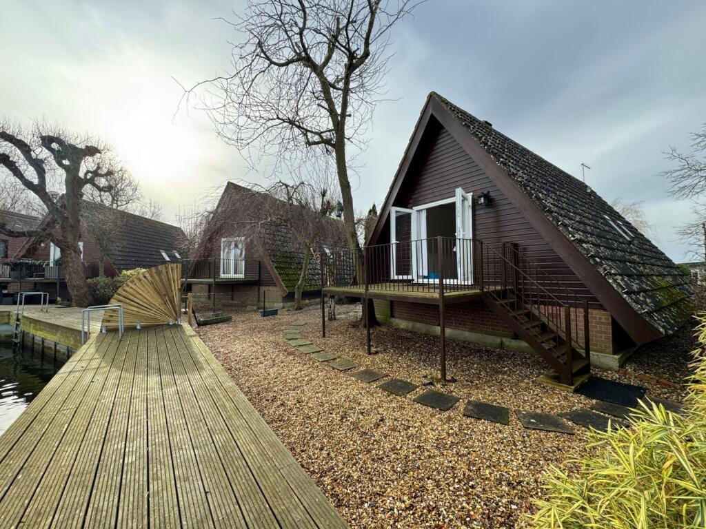 2 bed Lodge for rent in Isleham. From Elvin Estates - Mildenhall