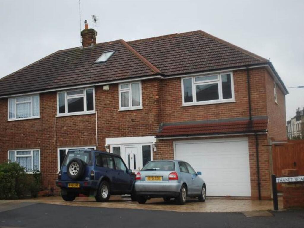 1 bed HMO for rent in Bexley. From Equity London LTD - Eltham 1 bed HMO for rent in Bexley. From Equity London LTD - Eltham