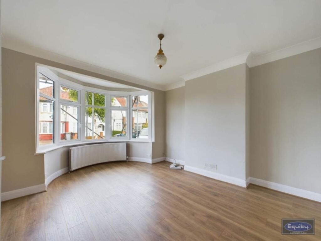 3 bed Semi Detached for rent in Willesden. From Equity London LTD - Eltham