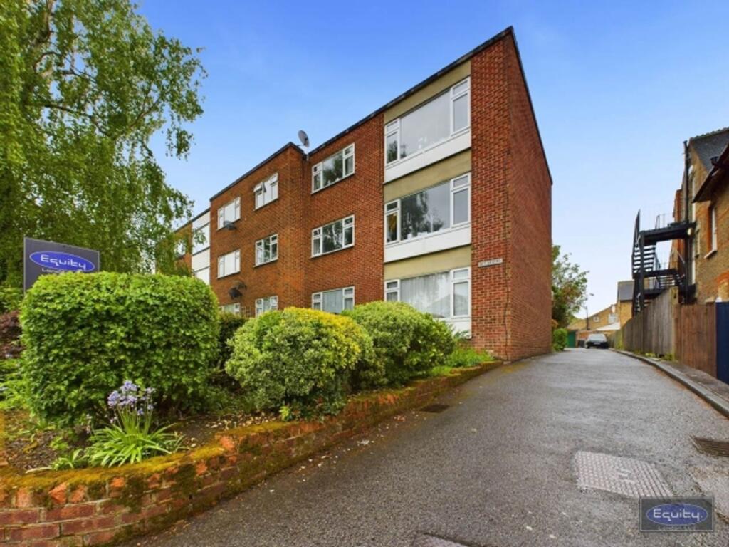 2 bed House (unspecified) for rent in Ruxley. From Equity London LTD - Eltham