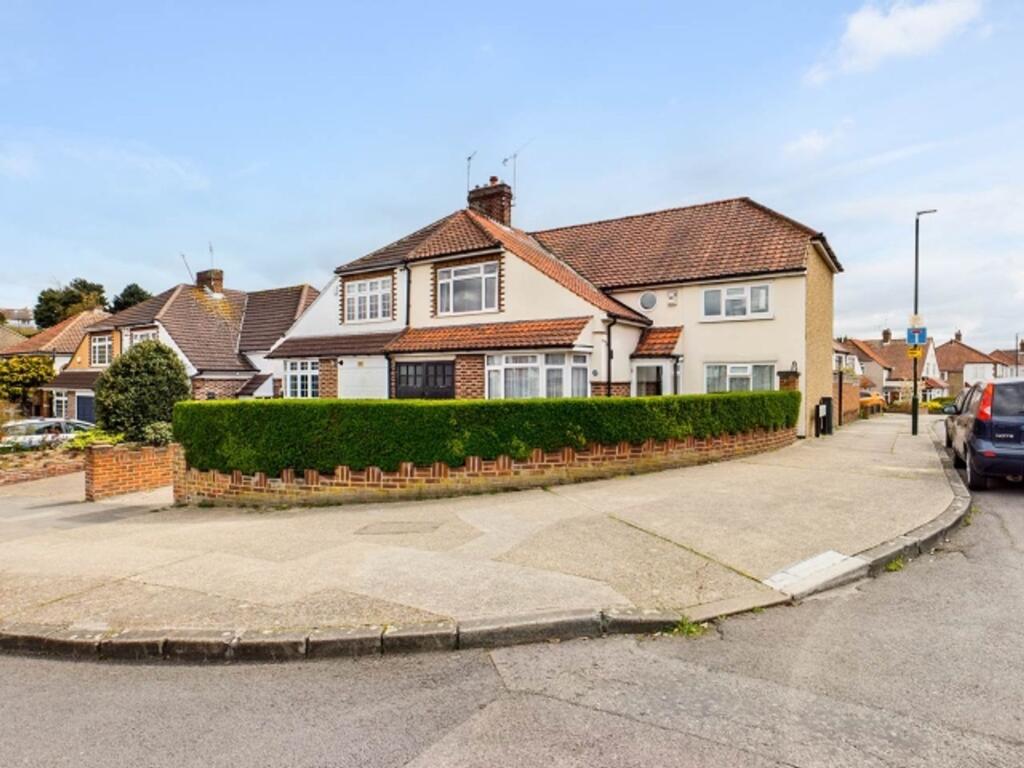 4 bed Semi Detached for rent in Bexley. From Equity London LTD - Eltham