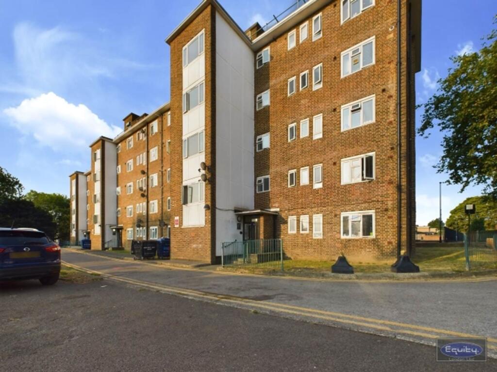 3 bed 1st Floor Flat for rent in Eltham. From Equity London LTD - Eltham