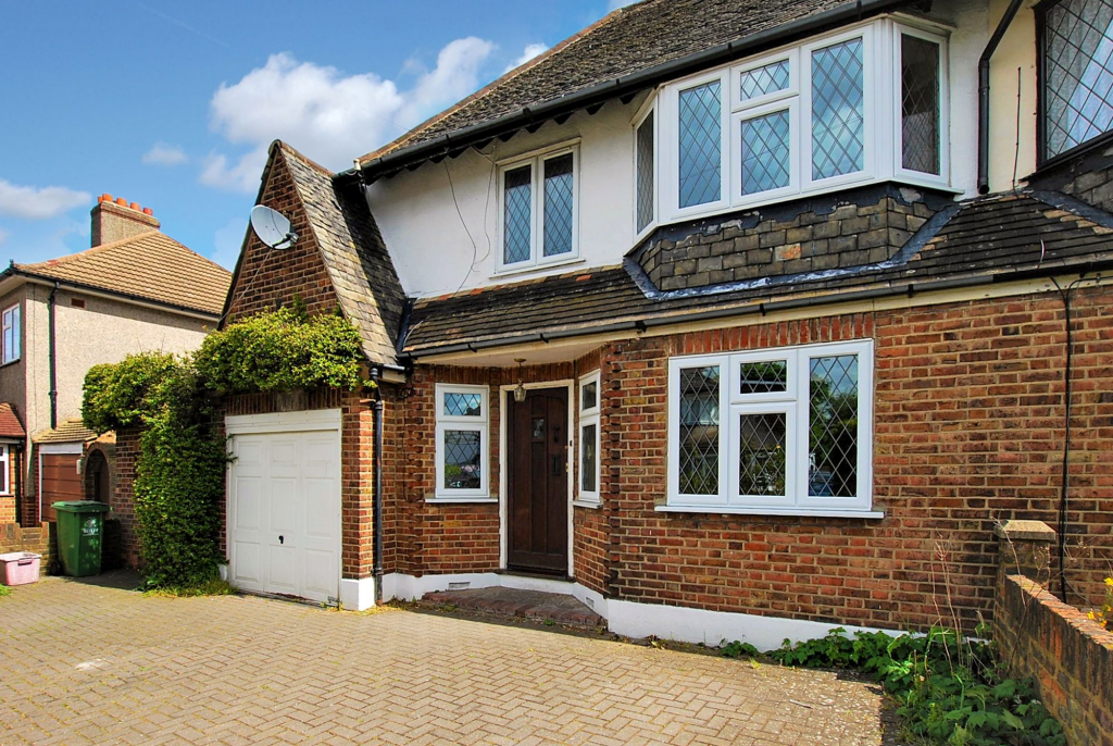 3 bed Semi Detached for rent in Bexley. From Equity London LTD - Eltham 3 bed Semi Detached for rent in Bexley. From Equity London LTD - Eltham