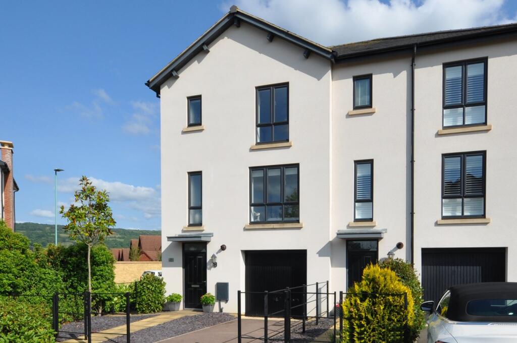 4 bed Semi Detached for rent in Cheltenham. From Errington Smith Town and Village Properties (Residential Sales - Lettings and Property Management) - Cheltenham