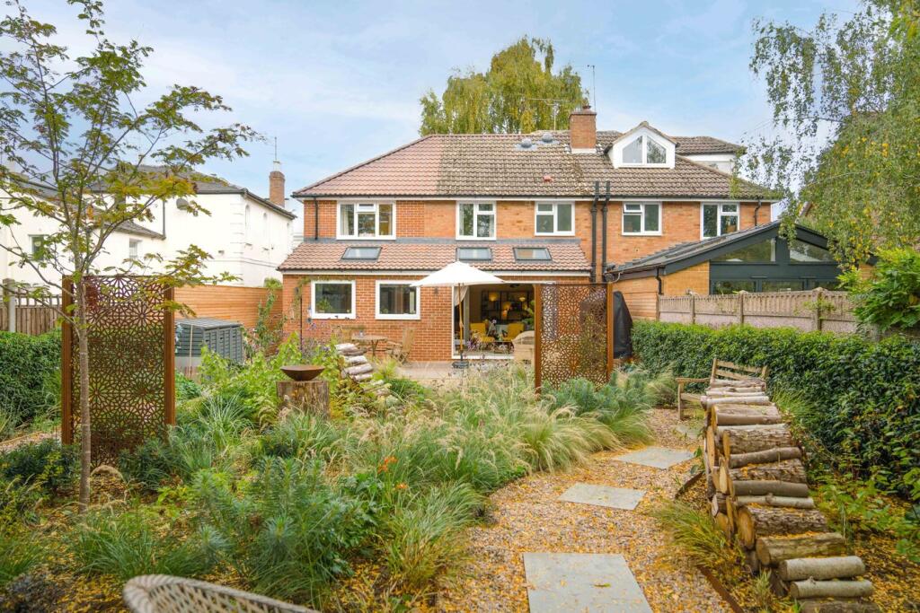 3 bed Semi Detached for rent in Cheltenham. From Errington Smith Town and Village Properties (Residential Sales - Lettings and Property Management) - Cheltenham