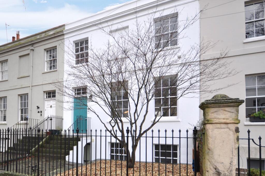 1 bed Apartment for rent in Cheltenham. From Errington Smith Town and Village Properties (Residential Sales - Lettings and Property Management) - Cheltenham