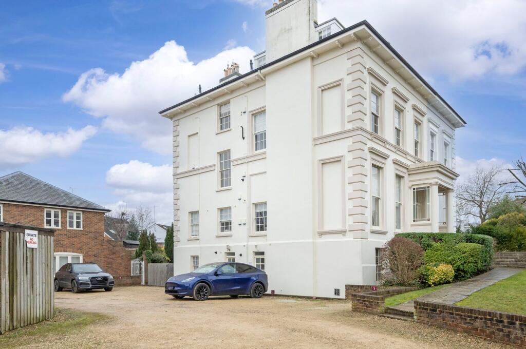 1 bed Apartment for rent in Cheltenham. From Errington Smith Town and Village Properties (Residential Sales - Lettings and Property Management) - Cheltenham