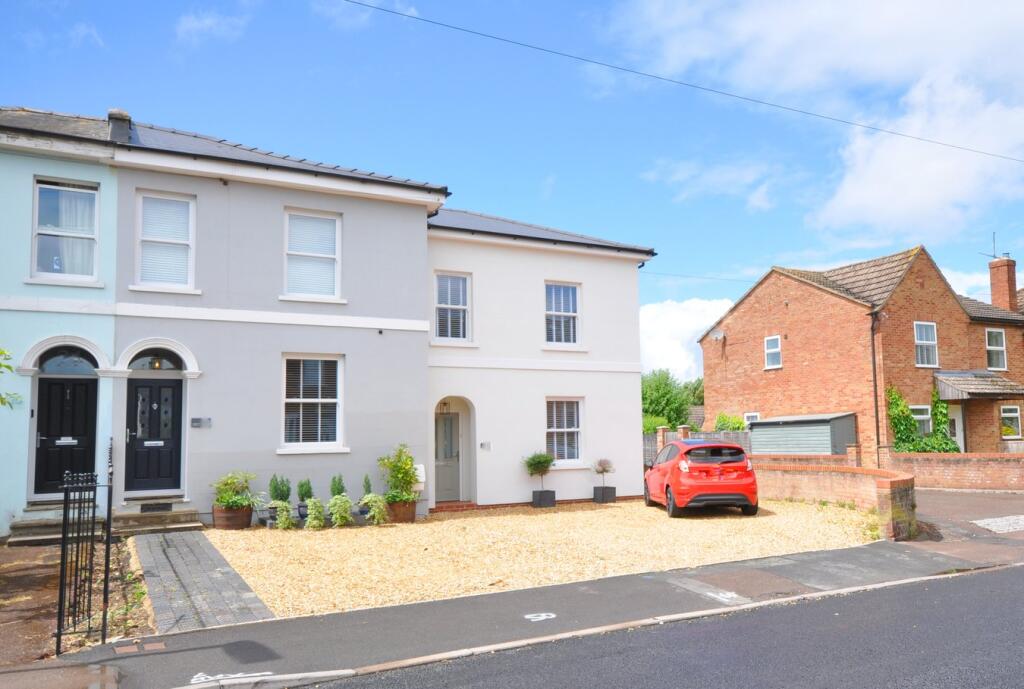 3 bed End of Terrace for rent in Golden Valley. From Errington Smith Town and Village Properties (Residential Sales - Lettings and Property Management) - Cheltenham
