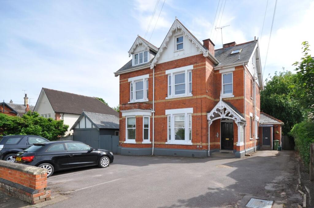 1 bed Apartment for rent in Cheltenham. From Errington Smith Town and Village Properties (Residential Sales - Lettings and Property Management) - Cheltenham