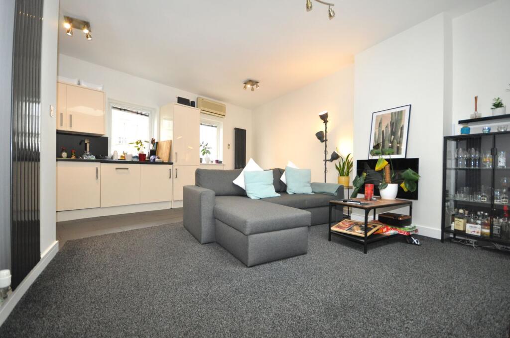 2 bed Apartment for rent in Cheltenham. From Errington Smith Town and Village Properties (Residential Sales - Lettings and Property Management) - Cheltenham 2 bed Apartment for rent in Cheltenham. From Errington Smith Town and Village Properties (Residential Sales - Lettings and Property Management) - Cheltenham