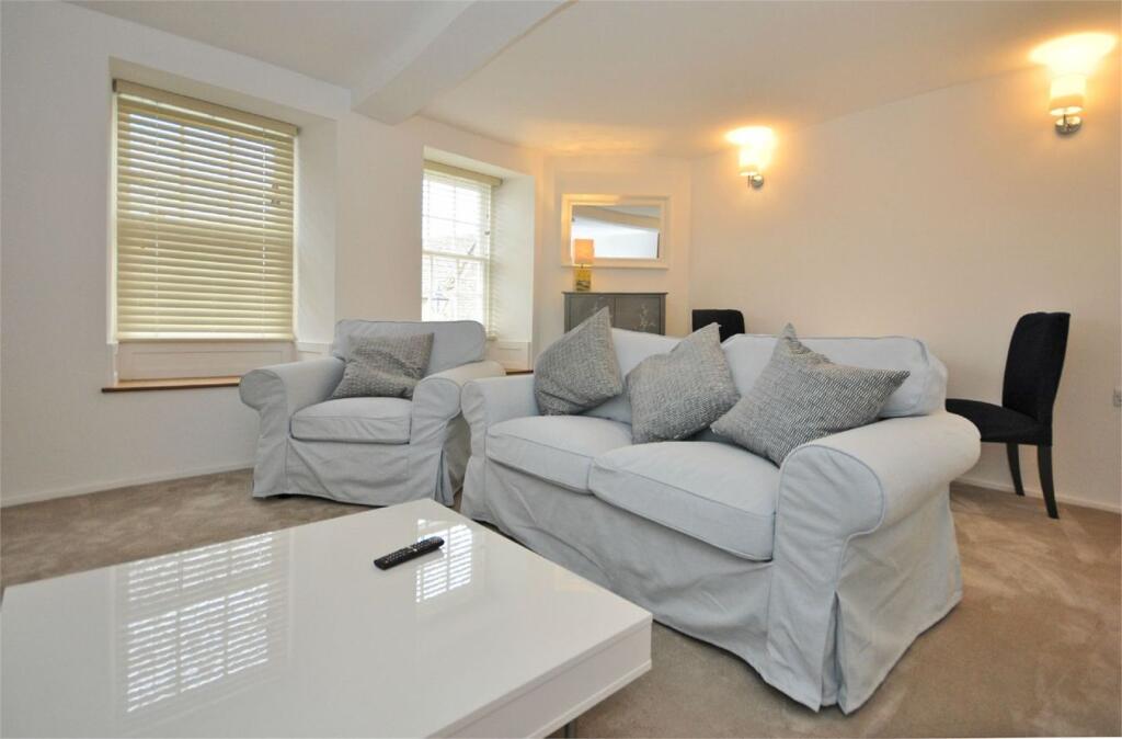 1 bed Apartment for rent in Northleach. From Errington Smith Town and Village Properties (Residential Sales - Lettings and Property Management) - Cheltenham 1 bed Apartment for rent in Northleach. From Errington Smith Town and Village Properties (Residential Sales - Lettings and Property Management) - Cheltenham