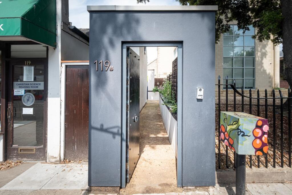 3 bed Town House for rent in Cheltenham. From Errington Smith Town and Village Properties (Residential Sales - Lettings and Property Management) - Cheltenham