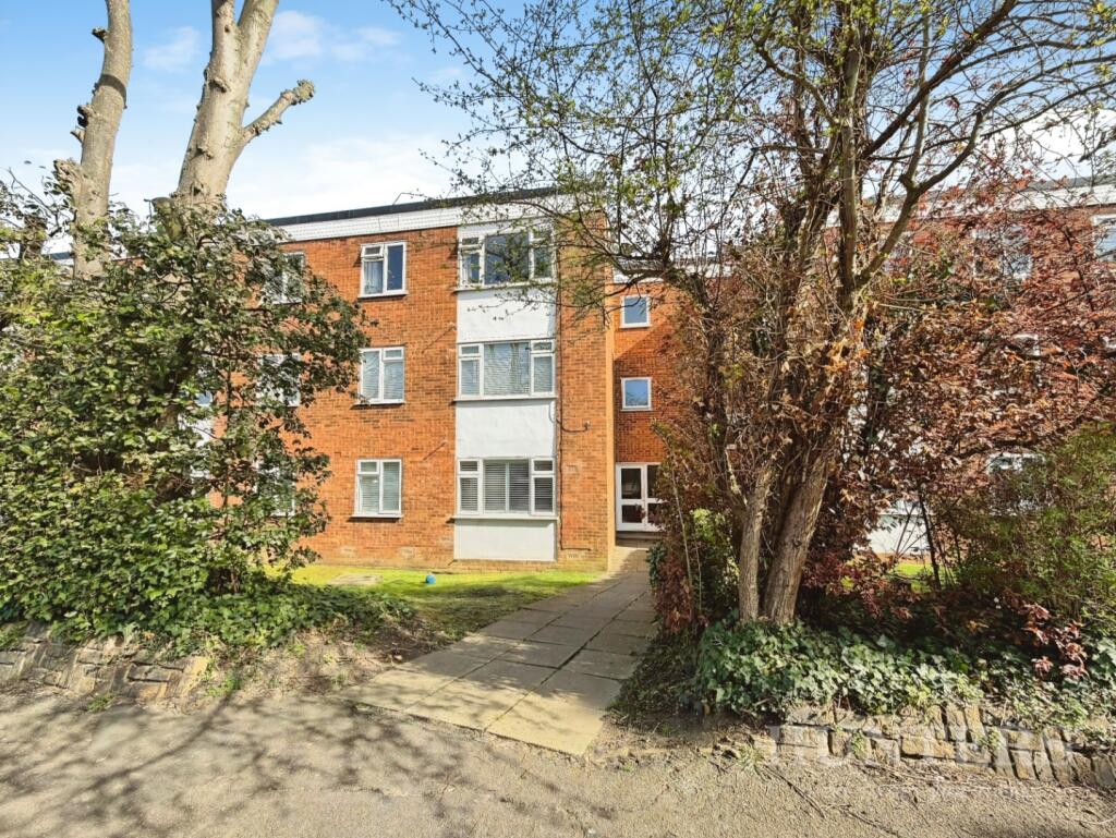 2 bed 1st Floor Flat for rent in Carshalton. From Hunters - Carshalton 2 bed 1st Floor Flat for rent in Carshalton. From Hunters - Carshalton