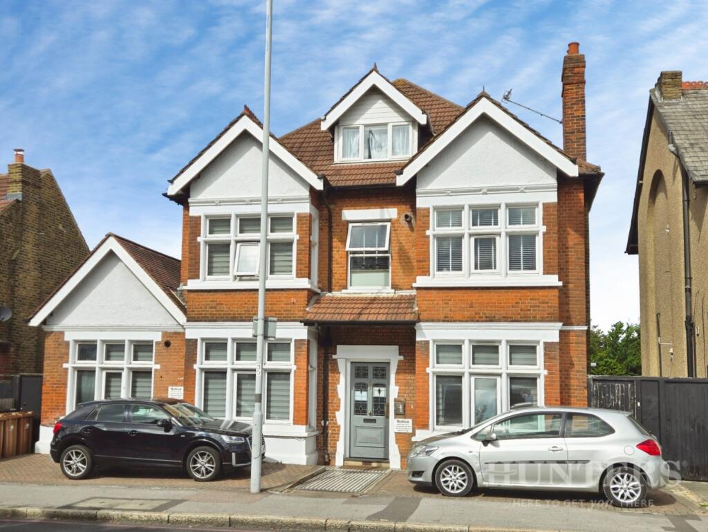 1 bed 1st Floor Flat for rent in Carshalton. From Hunters - Carshalton