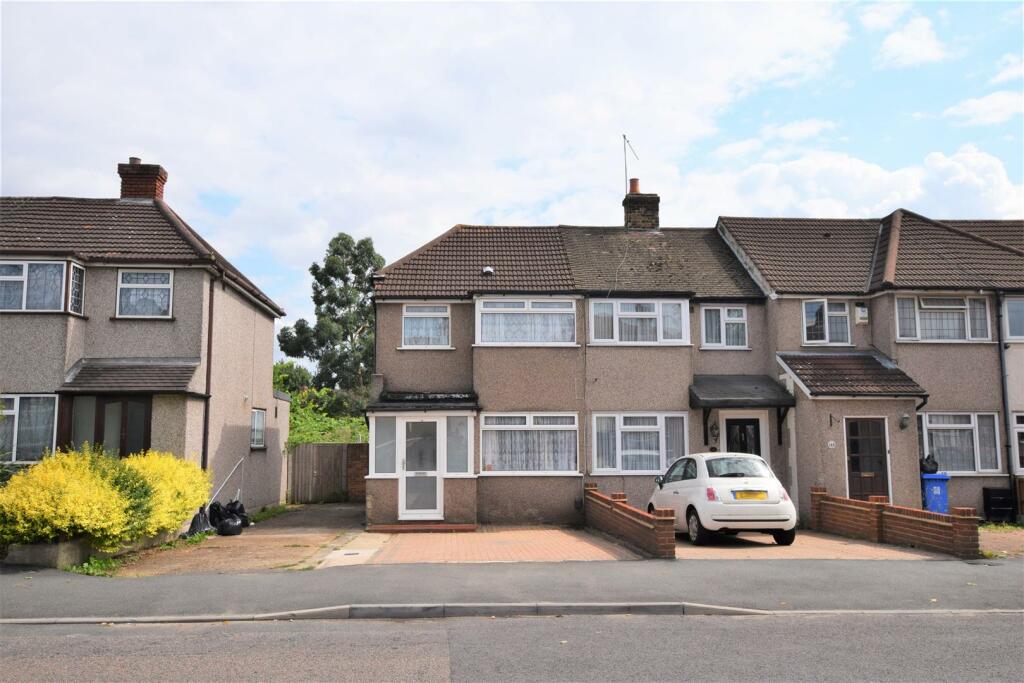 2 bed End Terraced House for rent in Hornchurch. From Hunters - Chadwell Heath