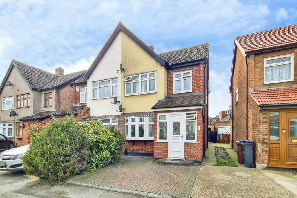 3 bed Detached for rent in Romford. From Hunters - Chadwell Heath