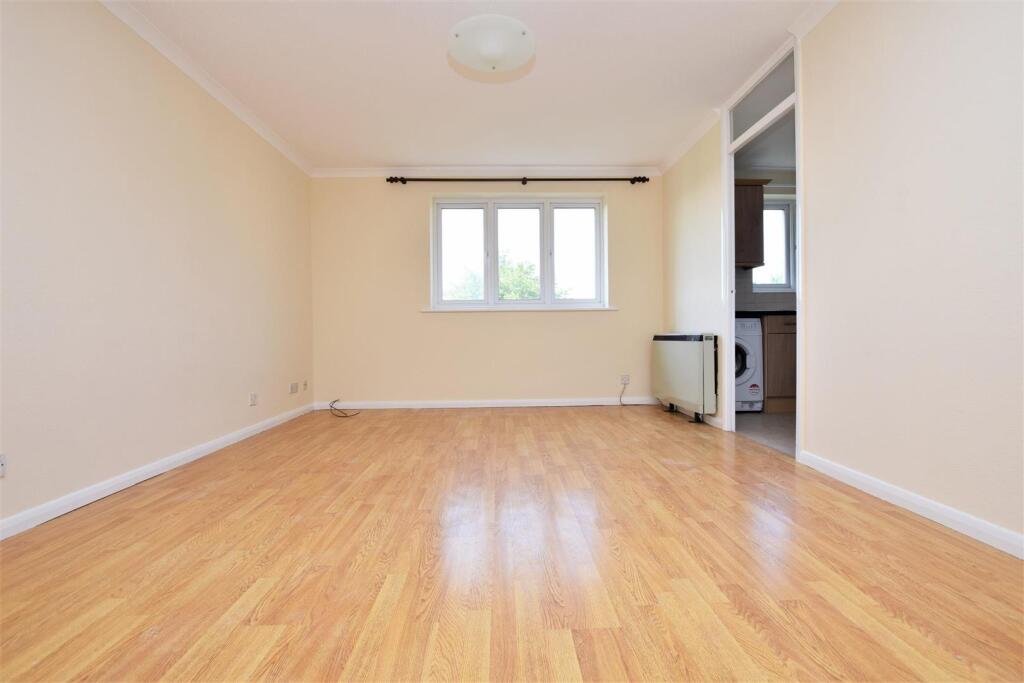 2 bed 1st Floor Flat for rent in Ilford. From Hunters - Chadwell Heath