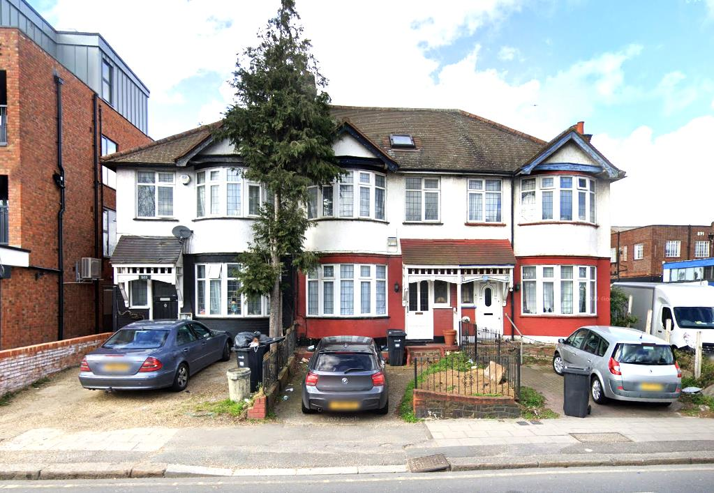 4 bed Mid Terraced House for rent in Ilford. From Hunters - Chadwell Heath