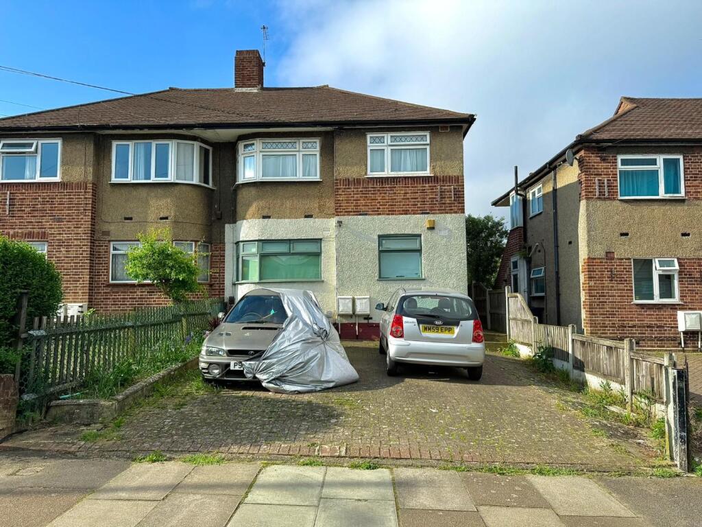 2 bed 1st Floor Flat for rent in Ilford. From Hunters - Chadwell Heath