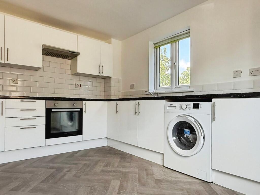 2 bed 1st Floor Flat for rent in Dagenham. From Hunters - Chadwell Heath