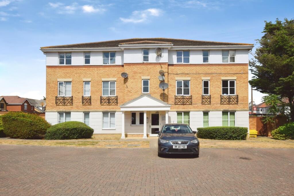 2 bed 1st Floor Flat for rent in Hornchurch. From Hunters - Chadwell Heath