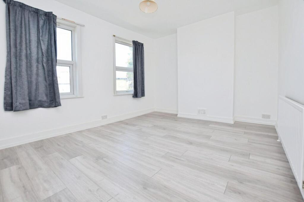 3 bed Mid Terraced House for rent in London. From Hunters - Chadwell Heath