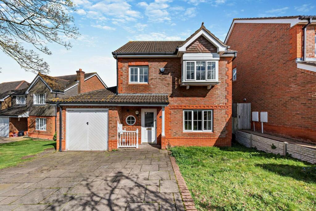 3 bed Detached House for rent in Green Street Green. From Hunters - Chislehurst