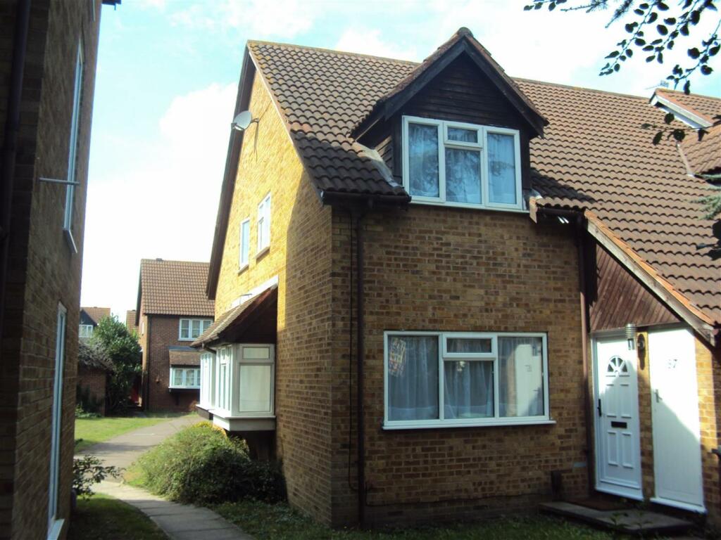 1 bed End Terraced House for rent in Crayford. From Hunters - Dartford