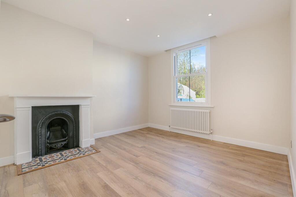 1 bed 1st Floor Flat for rent in Catford. From Hunters - Forest Hill