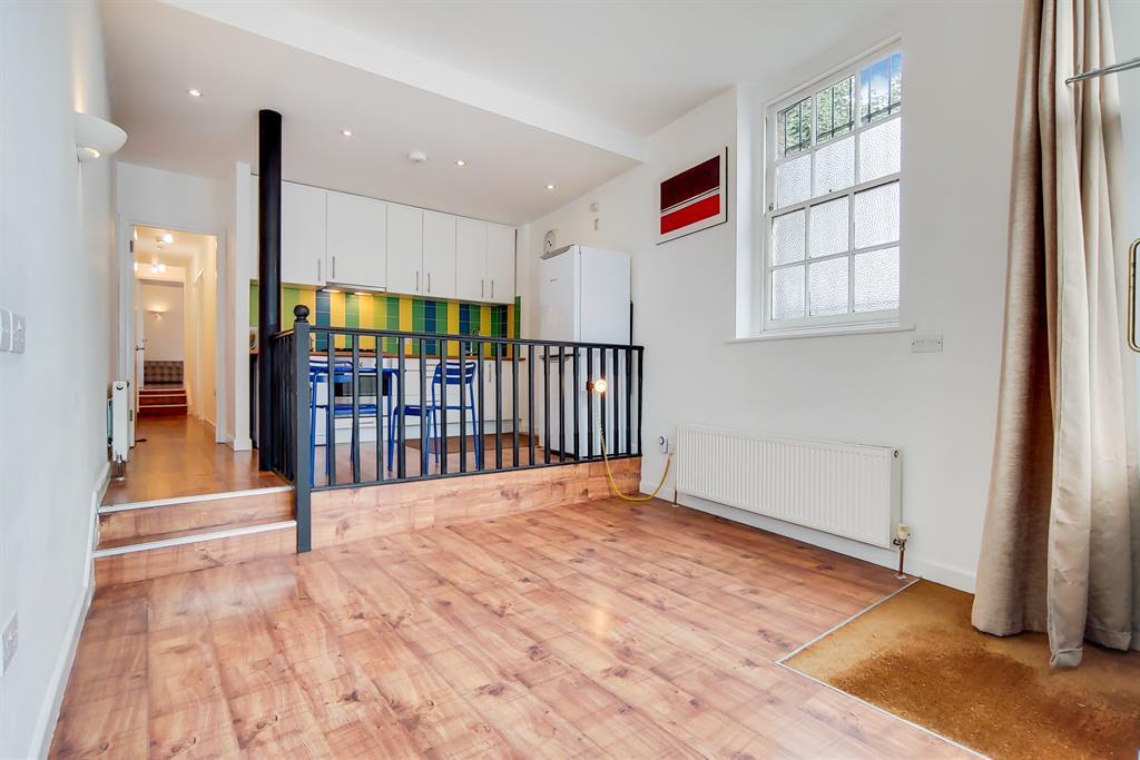 2 bed 1st Floor Flat for rent in Penge. From Hunters - Forest Hill