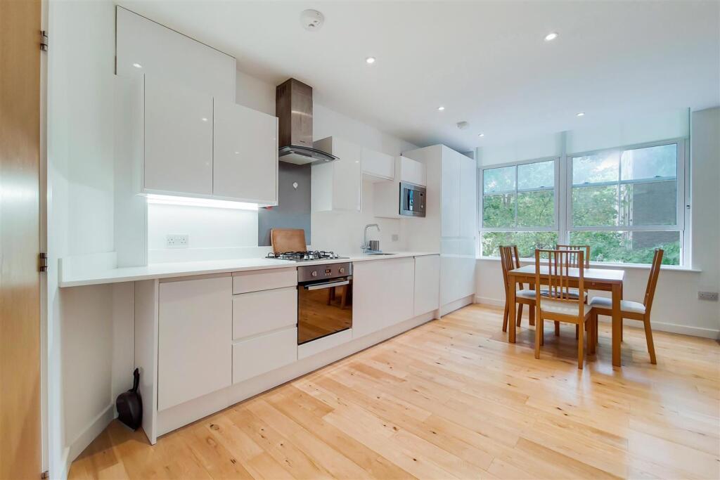 2 bed 1st Floor Flat for rent in Deptford. From Hunters - Forest Hill
