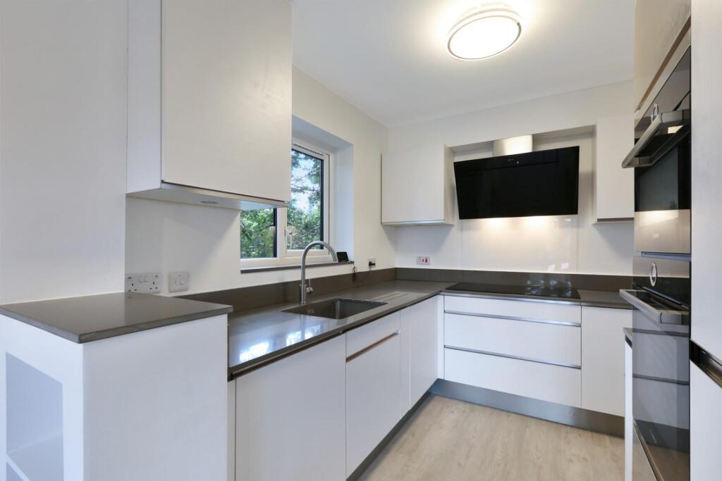 2 bed Apartment for rent in London. From Hunters - Forest Hill