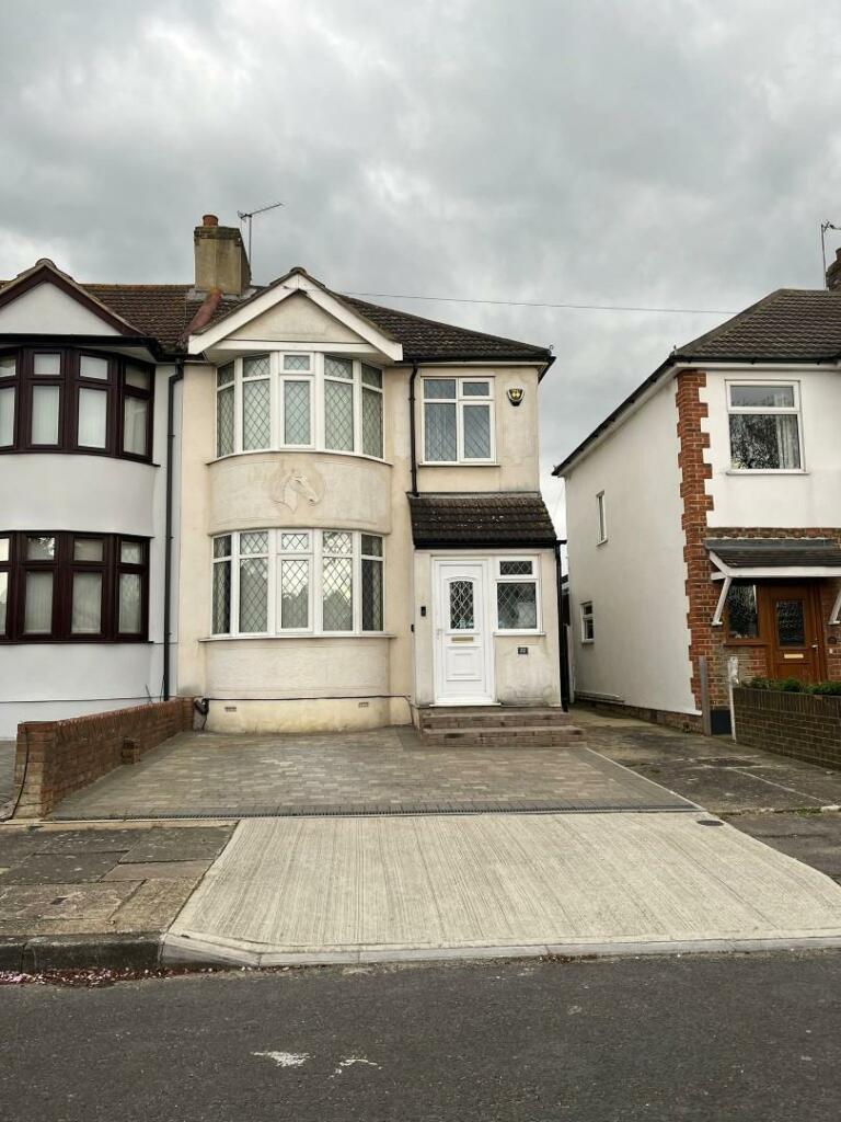 3 bed Detached House for rent in Rainham. From Hunters - Hornchurch