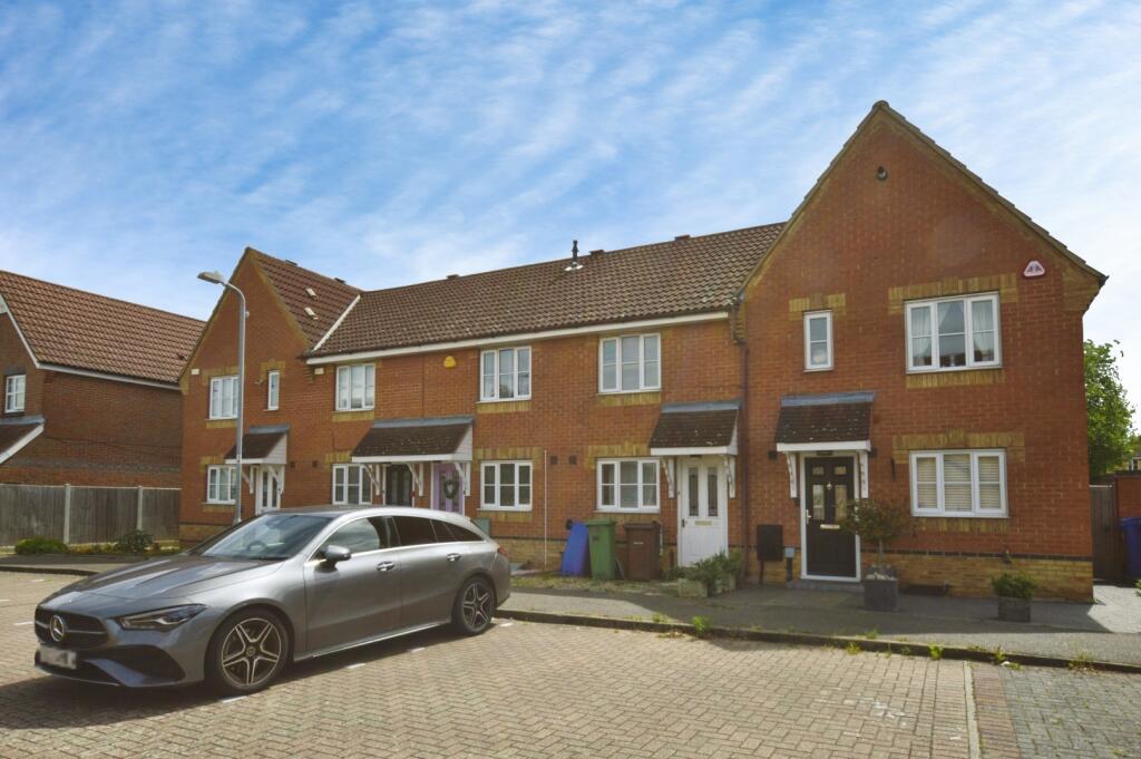 2 bed Mid Terraced House for rent in Grays. From Hunters - Plaistow