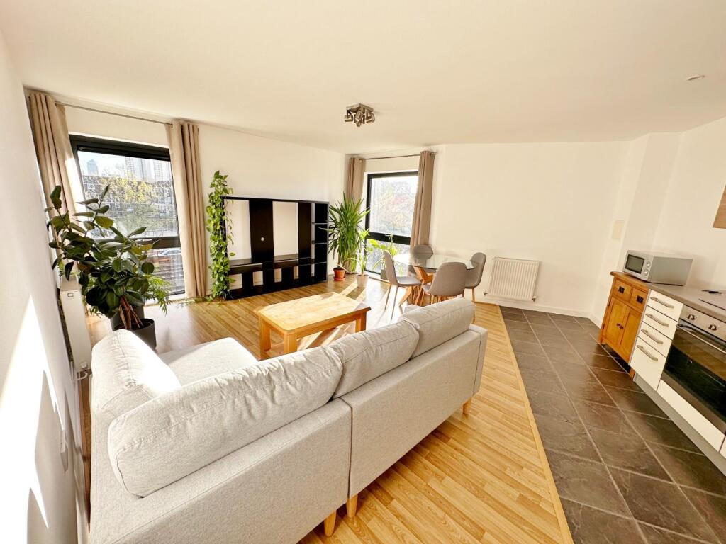 2 bed 1st Floor Flat for rent in Bow. From Hunters - Plaistow