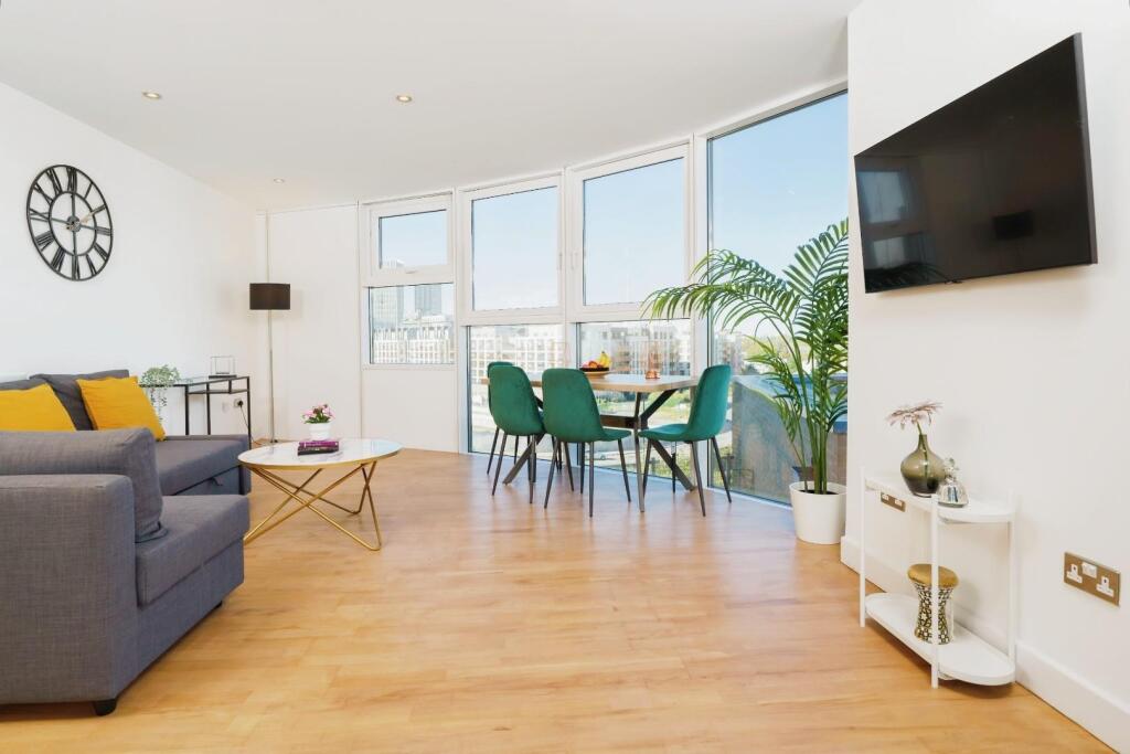 2 bed 1st Floor Flat for rent in Stratford. From Hunters - Plaistow