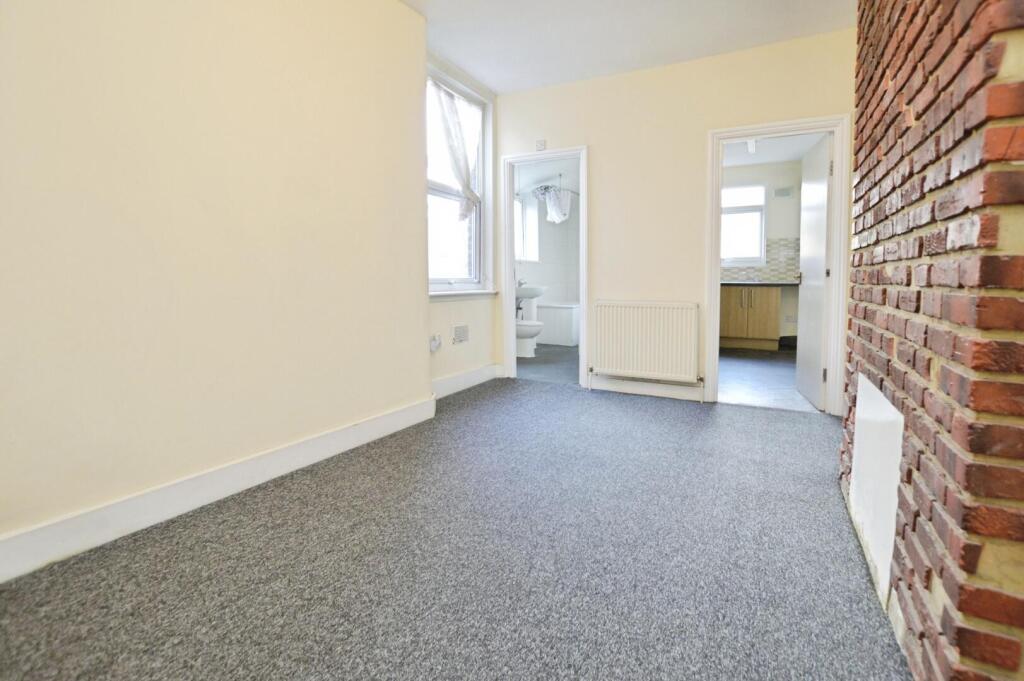 3 bed 1st Floor Flat for rent in West Ham. From Hunters - Plaistow
