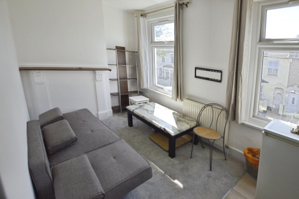 2 bed 1st Floor Flat for rent in West Ham. From Hunters - Plaistow 2 bed 1st Floor Flat for rent in West Ham. From Hunters - Plaistow