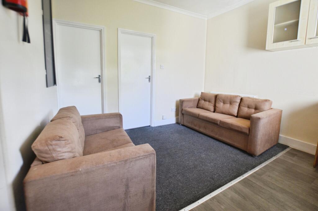 2 bed 1st Floor Flat for rent in Ilford. From Hunters - Plaistow 2 bed 1st Floor Flat for rent in Ilford. From Hunters - Plaistow