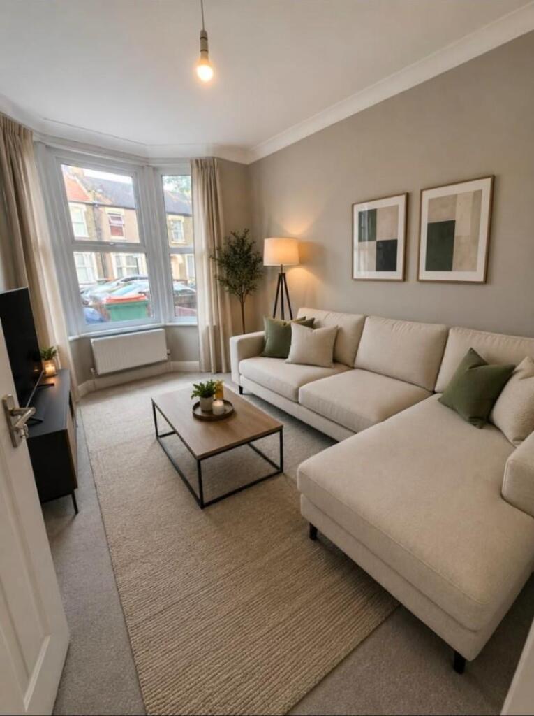 3 bed Mid Terraced House for rent in London. From Hunters - Plaistow 3 bed Mid Terraced House for rent in London. From Hunters - Plaistow