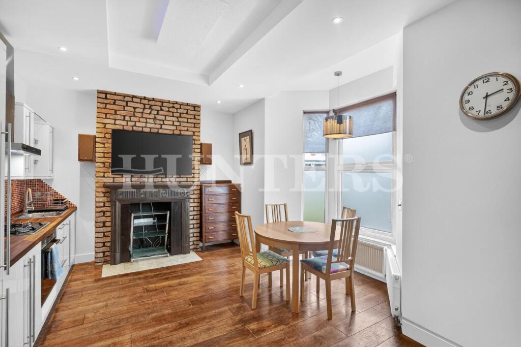 2 bed 1st Floor Flat for rent in London. From Hunters - Tottenham