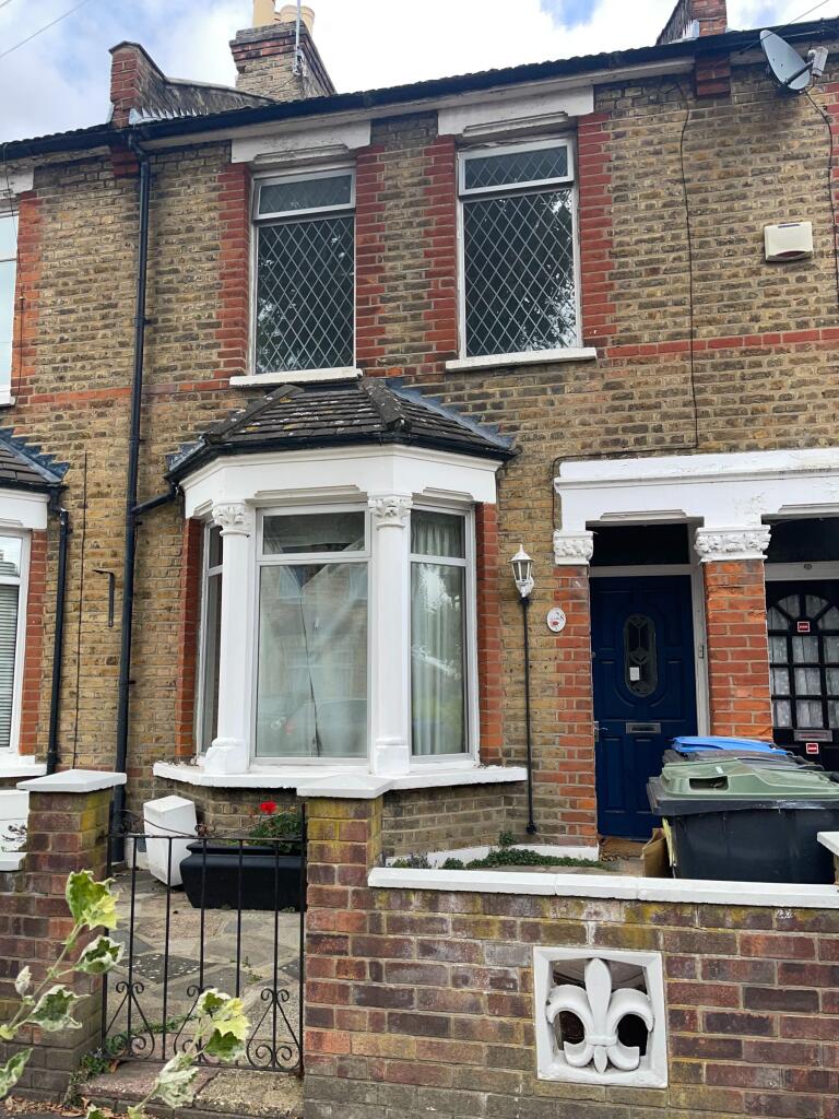 3 bed Mid Terraced House for rent in Edmonton. From IC Property - Edmonton