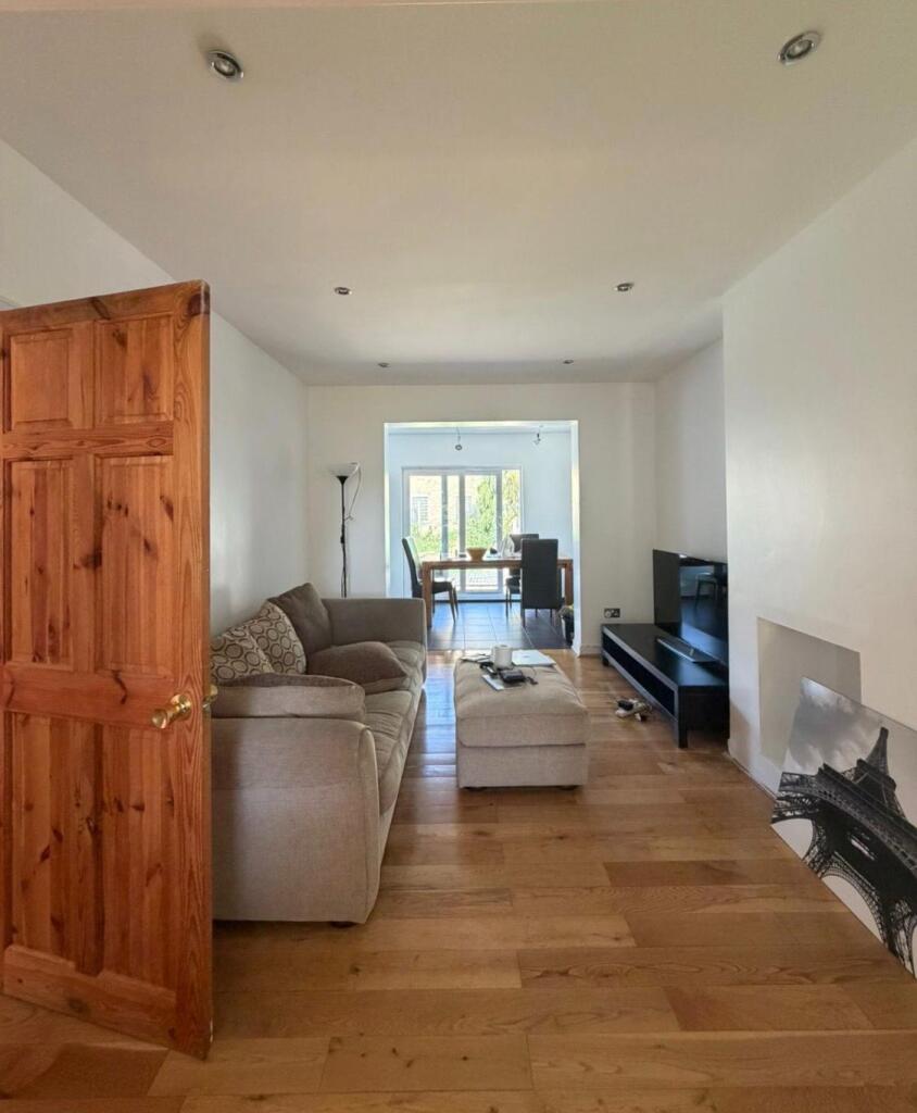 3 bed Mid Terraced House for rent in Waltham Cross. From IC Property - Edmonton